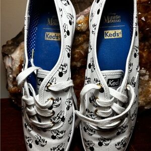 Keds White Sneakers Versatile Comfortable Design